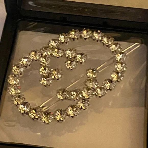 Gucci Dazzling Crystal Hair Clip COMES WITH BOX